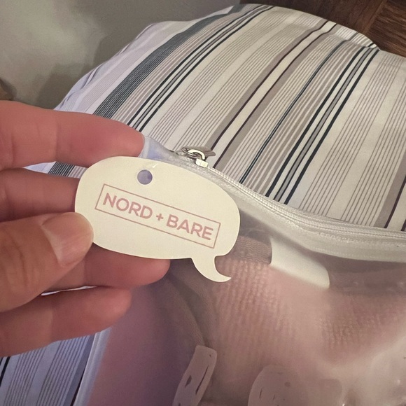 Nord + Bare 3 Reusable 100% Microfiber Skincare Mitts, new in reusable bag - Picture 3 of 10
